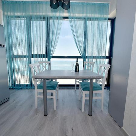 Apartmán Turquoise By The Sea Constanţa Exteriér fotografie