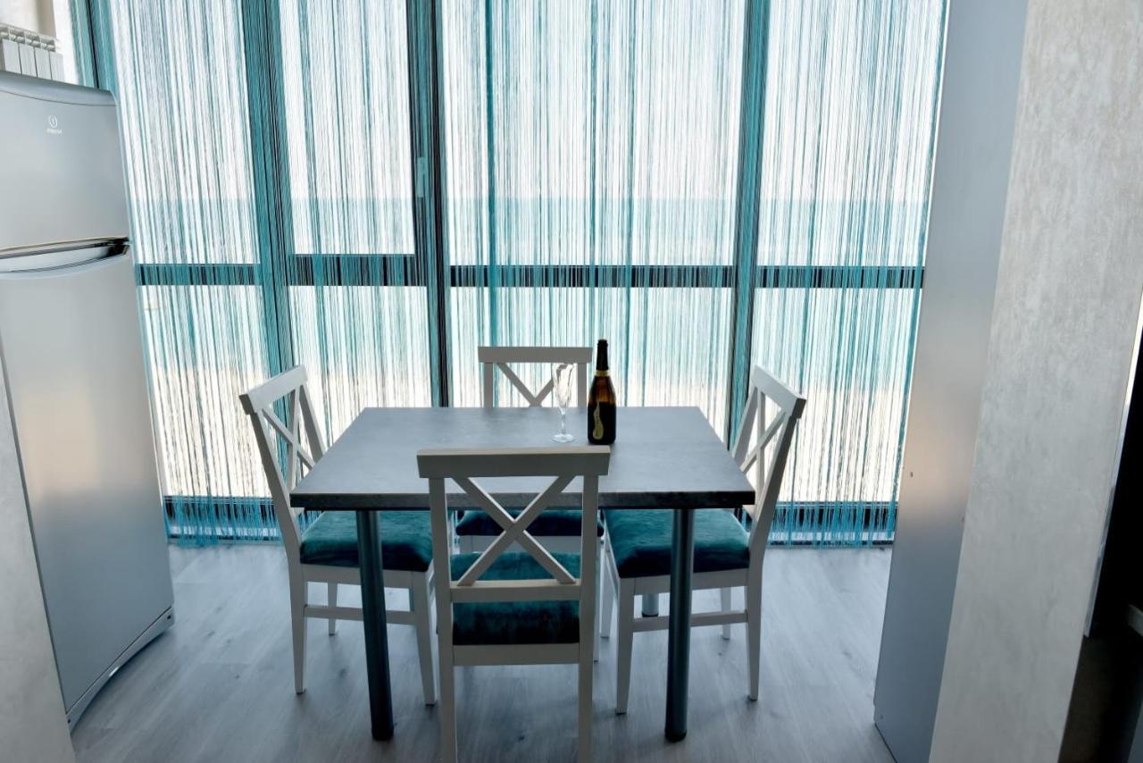 Apartmán Turquoise By The Sea Constanţa Exteriér fotografie